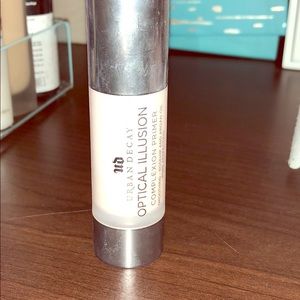 Urban decay optical illusion primer.